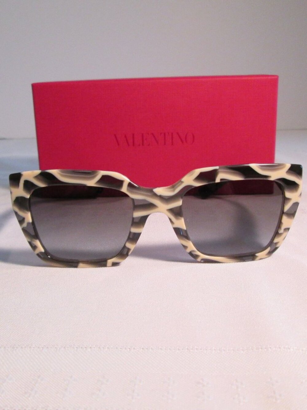 Valentino RED VA4097 Sunglasses